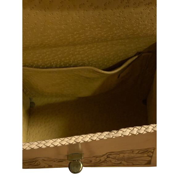 Handtooled Leather Box Purse Tan with Twist Gold Buckle Vintage - Picture 6 of 9